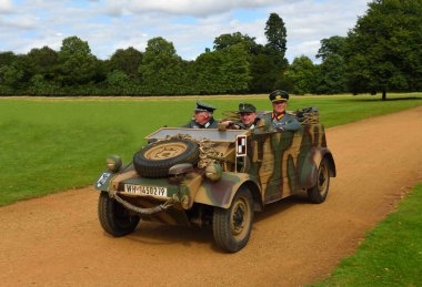 SILSOE, BEDFORDSHIRE, ENGLAND - 14 AĞUSTOS 2021: 2. Dünya Savaşı Alman Volkswagen Kubelwagen aracı.