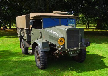 SILSOE, BEDFORDSHIRE, İngiltere 19 AĞUSTOS 2023: 1944 Morris-Ticari Kamyon