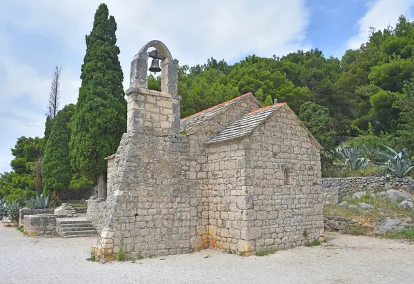 Gezgin Aziz Niklas Kilisesi Hırvatistan 'ı böldü 