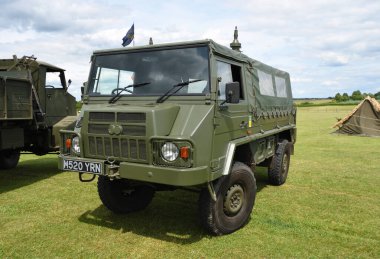 ICKwell, BEDFORDSHIRE, İngiltere - 30 Mayıs 2025: Klasik Steyr-Daimler-Puch Pinzgauer Yüksek Hareketli Çimenlik Aracı