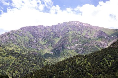 Dağların güzel manzarası