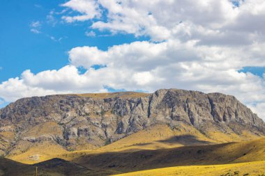 Dağların güzel manzarası