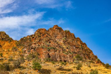 Kuzey yamacındaki ıssızlık vadisinin kayaları ve kanyonu, Utah.