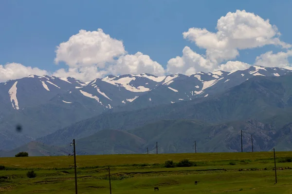 Krásná Krajina Horami Mraky — Stock fotografie