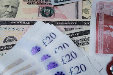50, 20 pound ve bize dolar, yakın çekim..