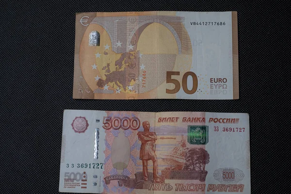 Euro Och 5000 Rubel Svart Bakgrund — Stockfoto