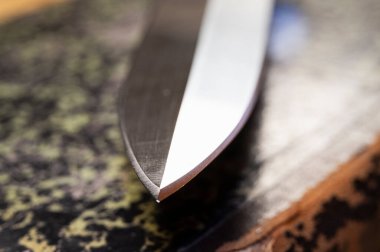 Avcı bıçağı. Yaklaş.