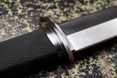 Avcı bıçağı. Yaklaş.