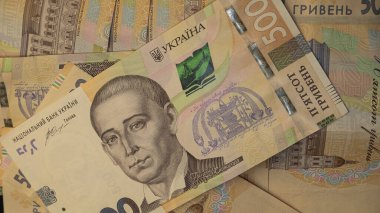 Ukrayna Hryvnia 'sı, yeni 500 Hryvnia bankası. Hryvnia Devaluation. Yakın çekim. Finansal geçmiş. Hryvnia (UAH)