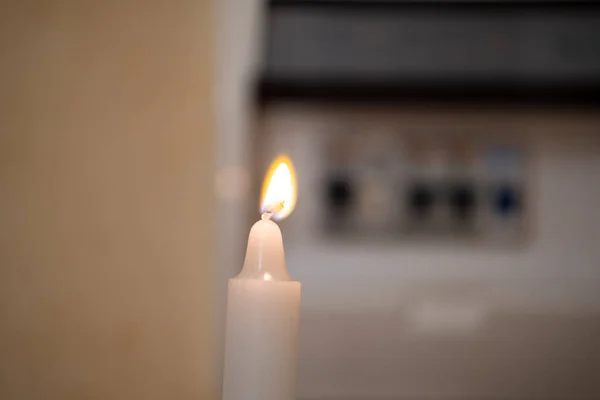 蜡烛和电开关 — 图库照片