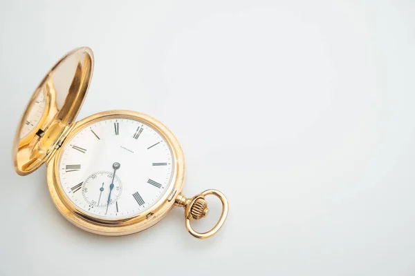 2023 Lwow Ukraine Vintage Gold Taschenuhr Longines Isoliert Auf Weißem — Stockfoto