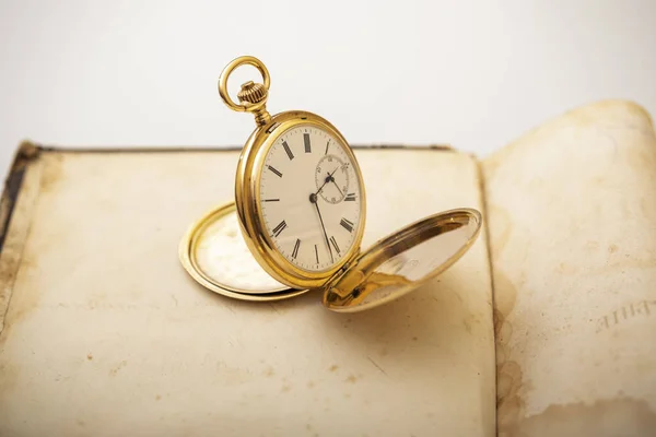 Reloj Bolsillo Oro Vintage Longines Aislados Sobre Fondo Blanco Reloj — Foto de Stock