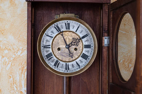 Old Wooden Clock Pendulum Hanging Wall — ストック写真