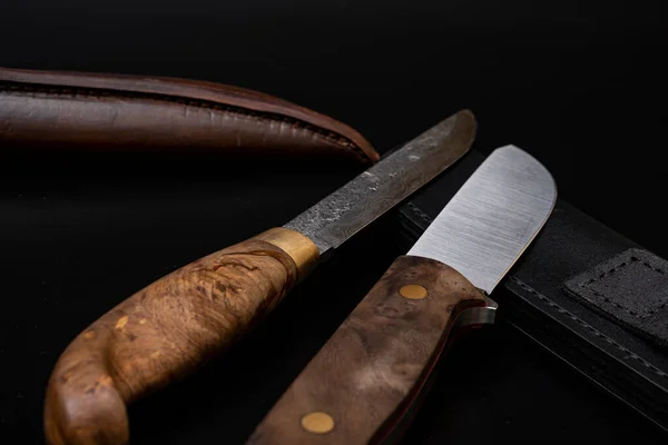 Дамасские Стальные Ножи Черном Фоне Кухонные Ножи Заднем Плане Нож — стоковое фото