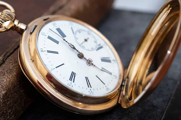 Vintage Ouro Bolso Relógio Longines Isolado Fundo Branco Relógio Bolso — Fotografia de Stock