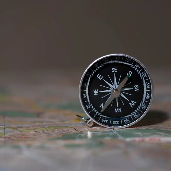 Kompas Pozadí Mapy Cestovní Koncept Plánování Trasy Najít Svůj Směr — Stock fotografie
