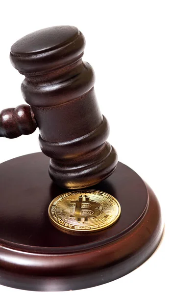 Soudcovo Kladívko Bitcoinová Mince Koncept Nelegálního Oběhu Deviz — Stock fotografie