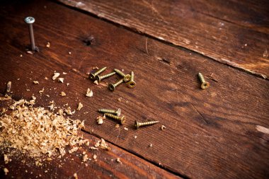 Çalışan alet raspası, matkap talaşı. Ahşap işleme kavramı