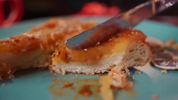 Вкусный Карамельный Пирог Сыром Сливочной Грушей — стоковое видео