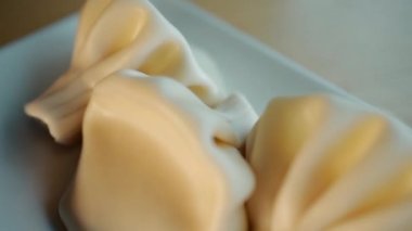 Lokantada lezzetli ulusal Kafkasya köfteleri