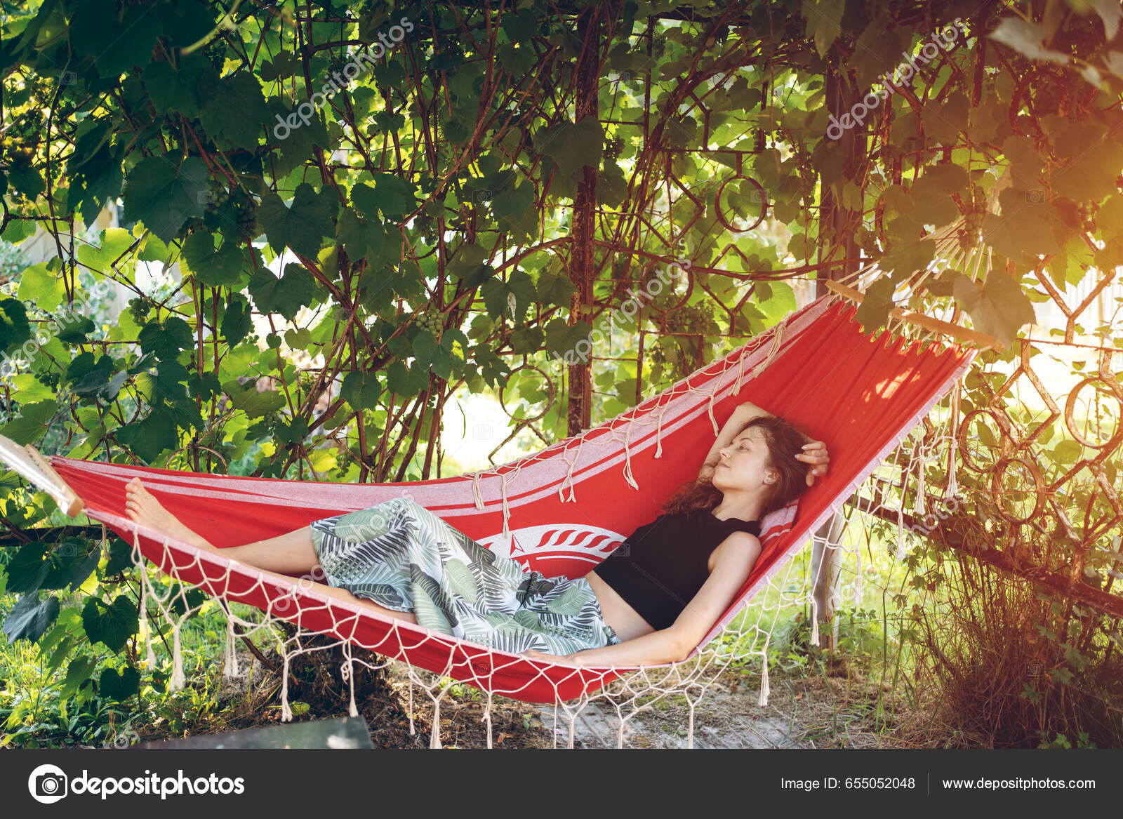 Pretty Woman Lying Comfort Hanging Hammock Relax Green Vine Backyard Stock  Photo by ©goami 655052048