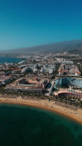 Oceaan Kust Met Hotels Strand Los Cristianos Las Americas Tenerife — Stockvideo