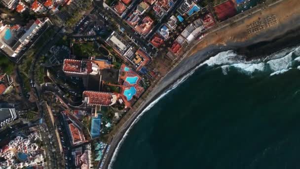 Praias Luxo Hotéis Ilha Canary Tenerife Águas Azuis Palmeiras Villas — Vídeo de Stock