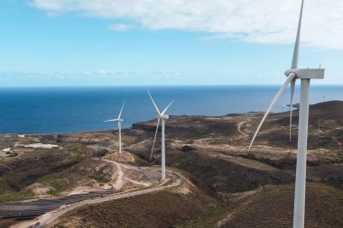 Rüzgar değirmenleri çiftçiliği, geleceğin çevre dostu güç üretimi