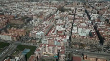 Valensiya, Endülüs, İspanya 'nın şehir ve yerleşim bölgesi ve bilim ve sanat merkezinin insansız hava aracı görüntüsü. Yüksek kalite 4k görüntü