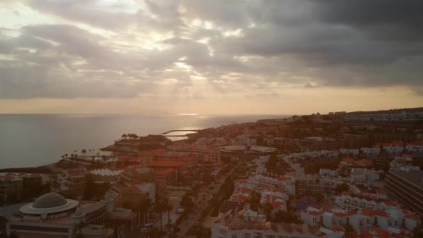 Zachód Słońca Wybrzeżu Oceanu Hotelami Plażą Costa Adeje Teneryfa Wyspy — Wideo stockowe