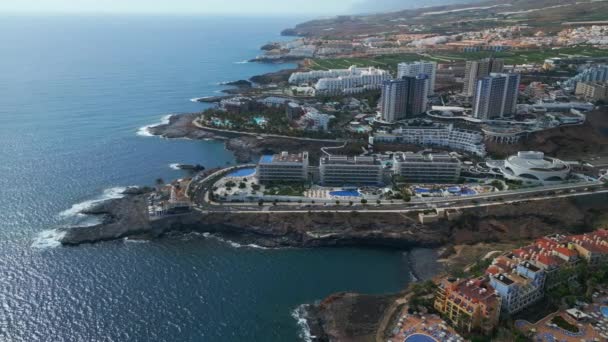 Atlantik Okyanus Mavisi Kıyıları Playa Paraiso Nun Güzel Dağları Tenerife — Stok video