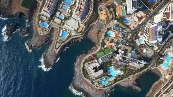 大西洋的海洋蓝色海岸和美丽的普拉亚帕莱索山脉 特内里费 加那利岛 高质量的4K空中俯瞰镜头 — 图库视频影像