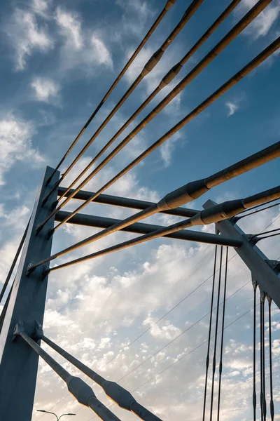 Σύγχρονη Μεταλλική Γέφυρα Καλώδιο Imeni Kaczorowskiego Πάνω Από Bystrzyca Ποταμού — Φωτογραφία Αρχείου
