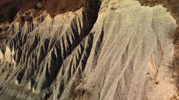 Acantilado Montaña Cañón Textura Erosionada Rocas Vista Aérea Geológica Imágenes — Vídeo de stock