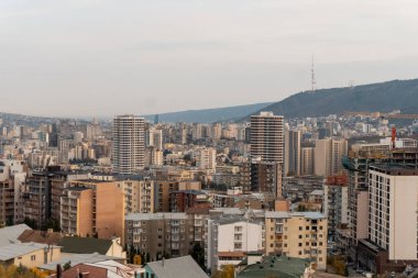Modern bina ve gayrimenkulleri olan Wake yerleşim bölgesi, Tiflis, Georgia. Yüksek kalite fotoğraf