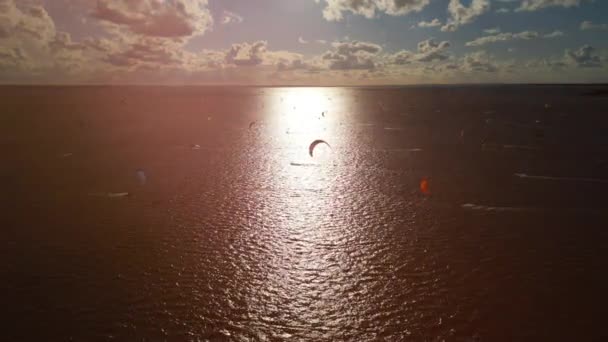 Profesionální Kite Surfování Oceánu Nebo Západu Slunce Kitesurfing Školení Vodě — Stock video