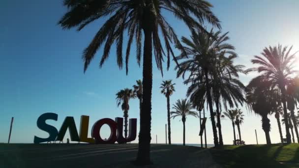 Cartas Coloridas Cidade Salou Palmeiras Praia Costeira Catalunha Espanha Vídeo — Vídeo de Stock