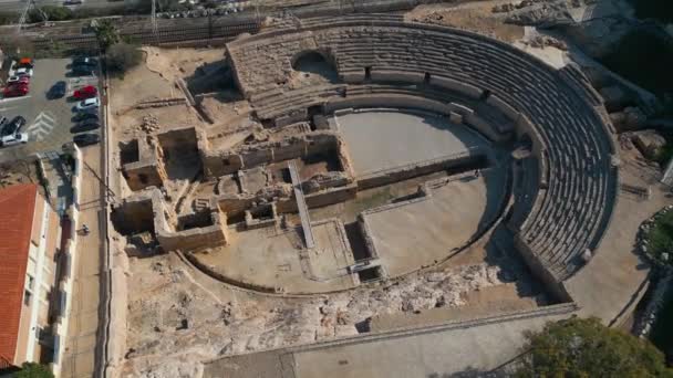 西班牙塔拉戈纳的古罗马圆形剧场 被毁的旧竞技场 古建筑 无人驾驶飞机景观4K 高质量的4K镜头 — 图库视频影像