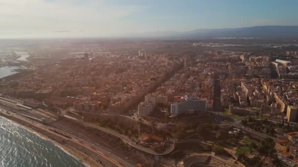 Útulné Ulice Starobylé Architektury Pobřežního Města Tarragona Španělsko Letecké Drone — Stock video