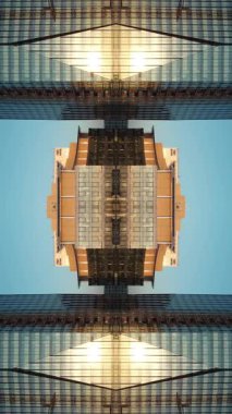 Sunset 'te Aynalı Cam Örnekleri ile Soyut Teknolojik Arkaplan, Simetrik Yansımalar ve Tünel benzeri bir Işıltı içeren Fütürist Tasarım. Yüksek kalite 4k görüntü, dikey video