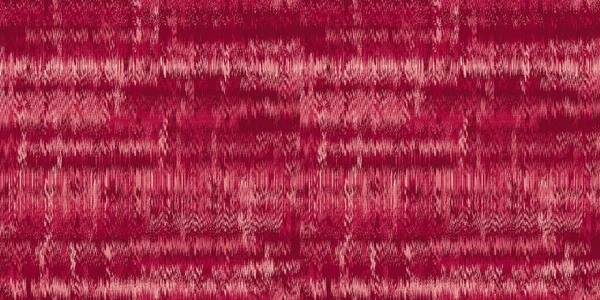无缝制的Ikat亚麻面料表面图案为Viva Magenta Pantone 1750色 2023年为年色 当代流行的深红色卡明红色时装设计室内装潢面料背景 — 图库照片
