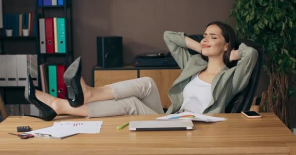 Calm Beautiful Adorable Woman Sitting Table Office Holds Legs Table — Vídeo de stock