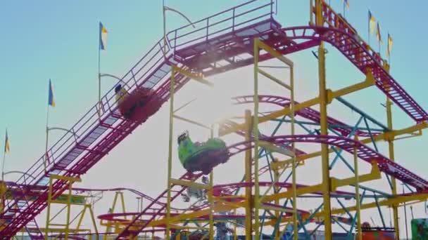Carnevale Fiera Roller Coaster Mouse Trappola Ride Con Tramonto Filmati — Video Stock
