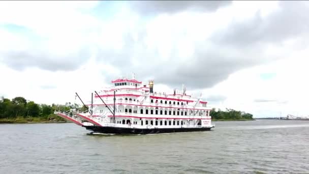 Georgia Queen Boat Segling Nerför Savannafloden Högkvalitativ Film — Stockvideo