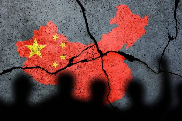 Флаг Китая Нарисованный Треснувшей Стене Китайский Кризис Недвижимости Долга Китае — стоковое фото