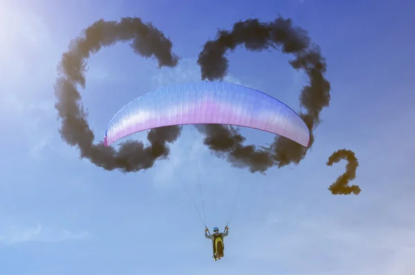 Paraglider Den Blå Himlen Solig Dag Blå Himmel Med Ordet — Stockfoto