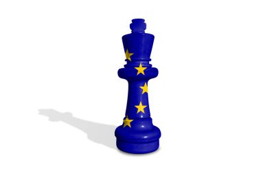 Avrupa Birliği bayrağından yapılmış ve gölgeli beyaz bir arka planda izole edilmiş satranç