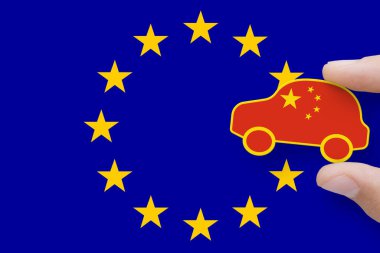 Avrupa Birliği 'nde Çin elektrikli araba ithalatı için vergi ve vergi. AB ve Çin ticaret savaşı