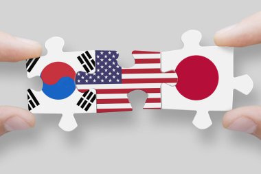 Güney Kore, ABD ve Japonya bayraklarından yapboz