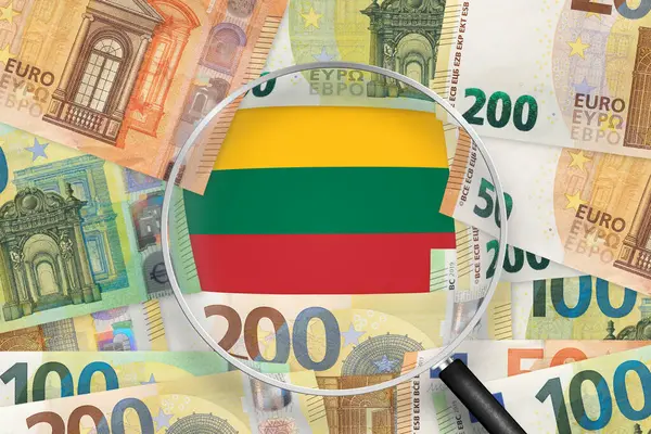 Litvanya görüşü bayraklı avro banknotları büyüteç yoluyla